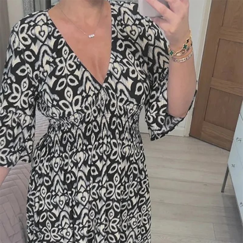Women's Floral V-Neck Relaxed Maxi Dress in Black