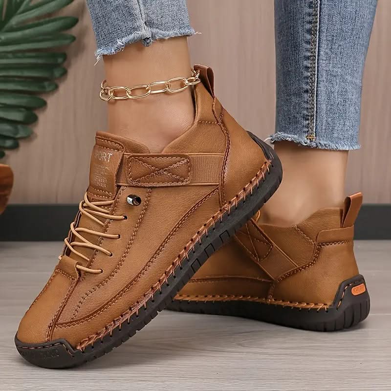 Úna | The Wide-Fit Cushioned Leather Sneaker