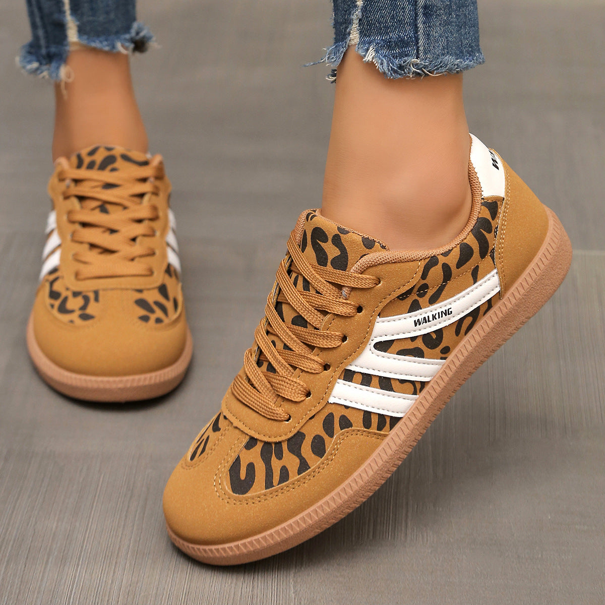 Women's Wide Toe Box Lightweight Cushioned Sneakers in Leopard