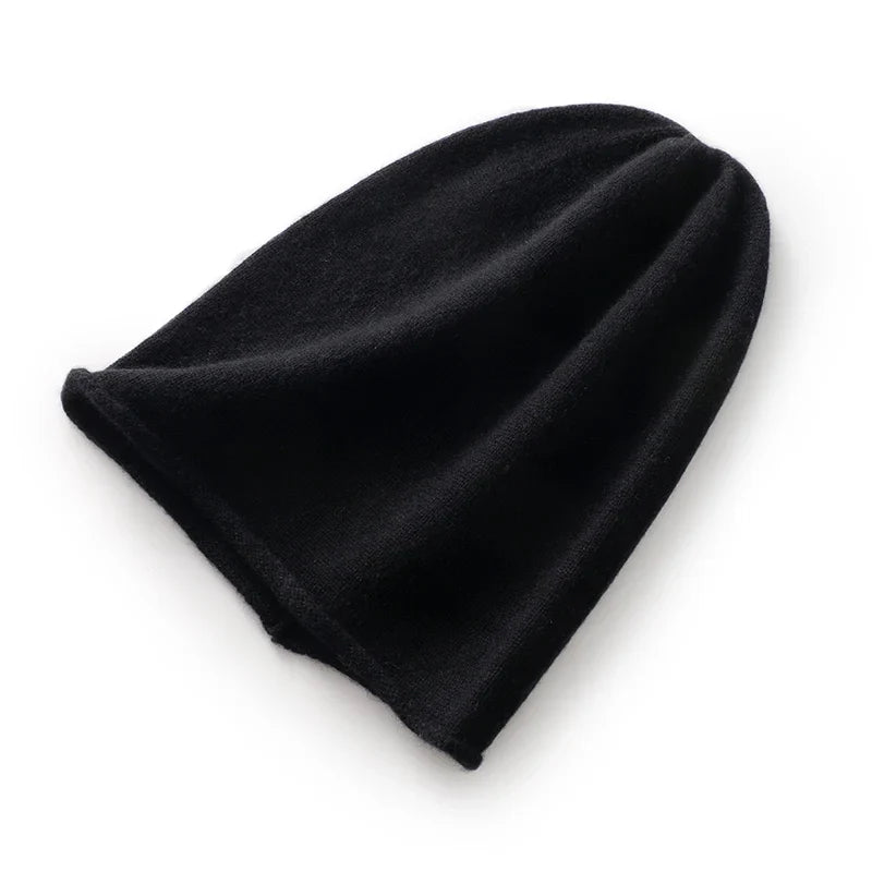 Relaxed-Fit Cashmere Knit Winter Beanie in Black