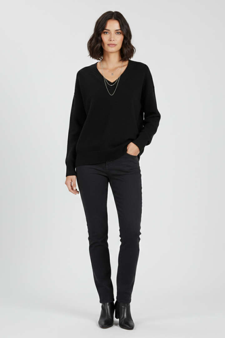 Women's Oversized V-Neck Solid Knit Pullover Sweater in Black