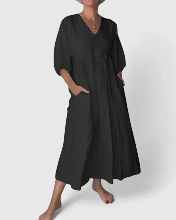 Women's Sweetheart Neckline Lightweight Maxi Dress in Black