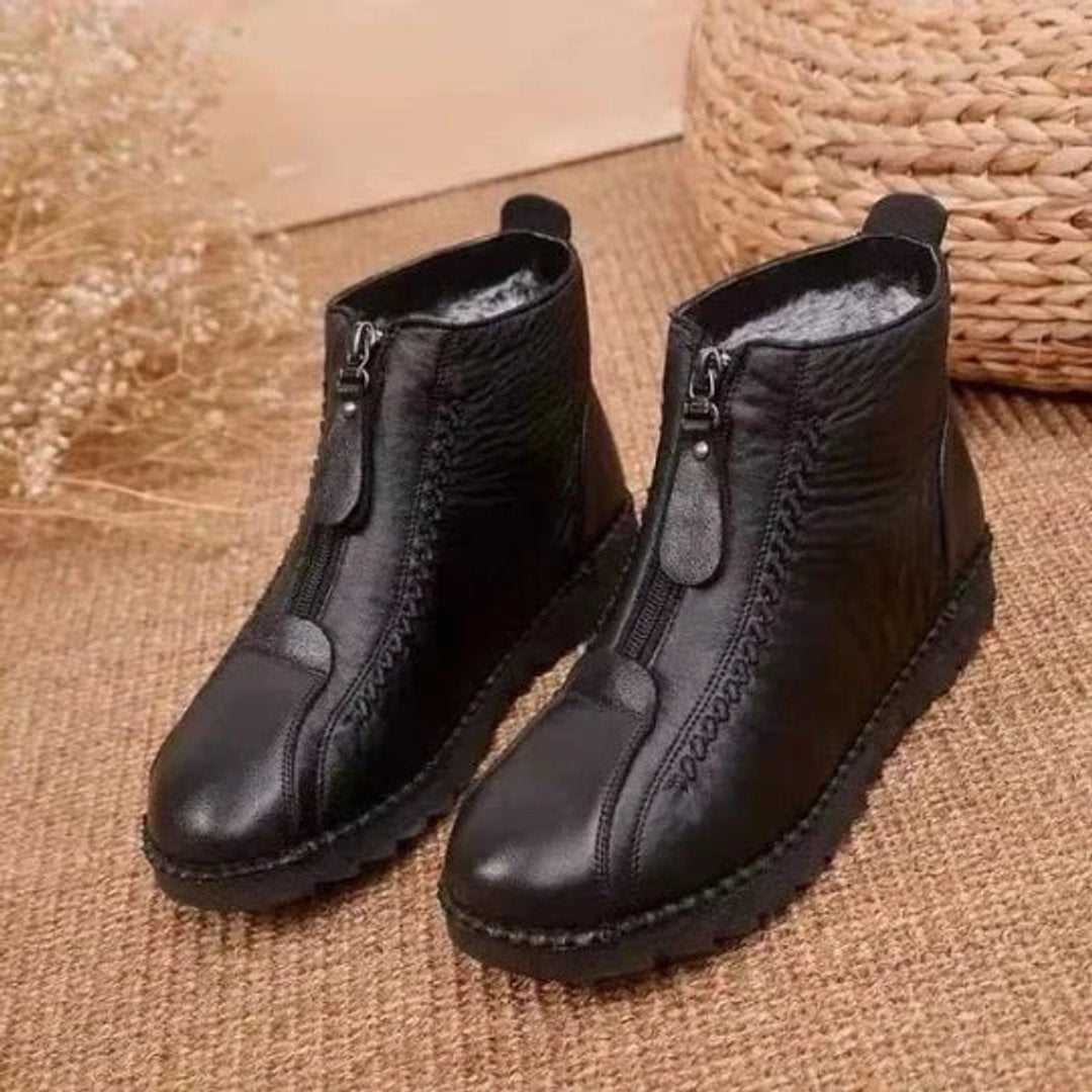 Women's Fleece-Lined Leather Ankle Boots with Slip-Resistant Sole in Black