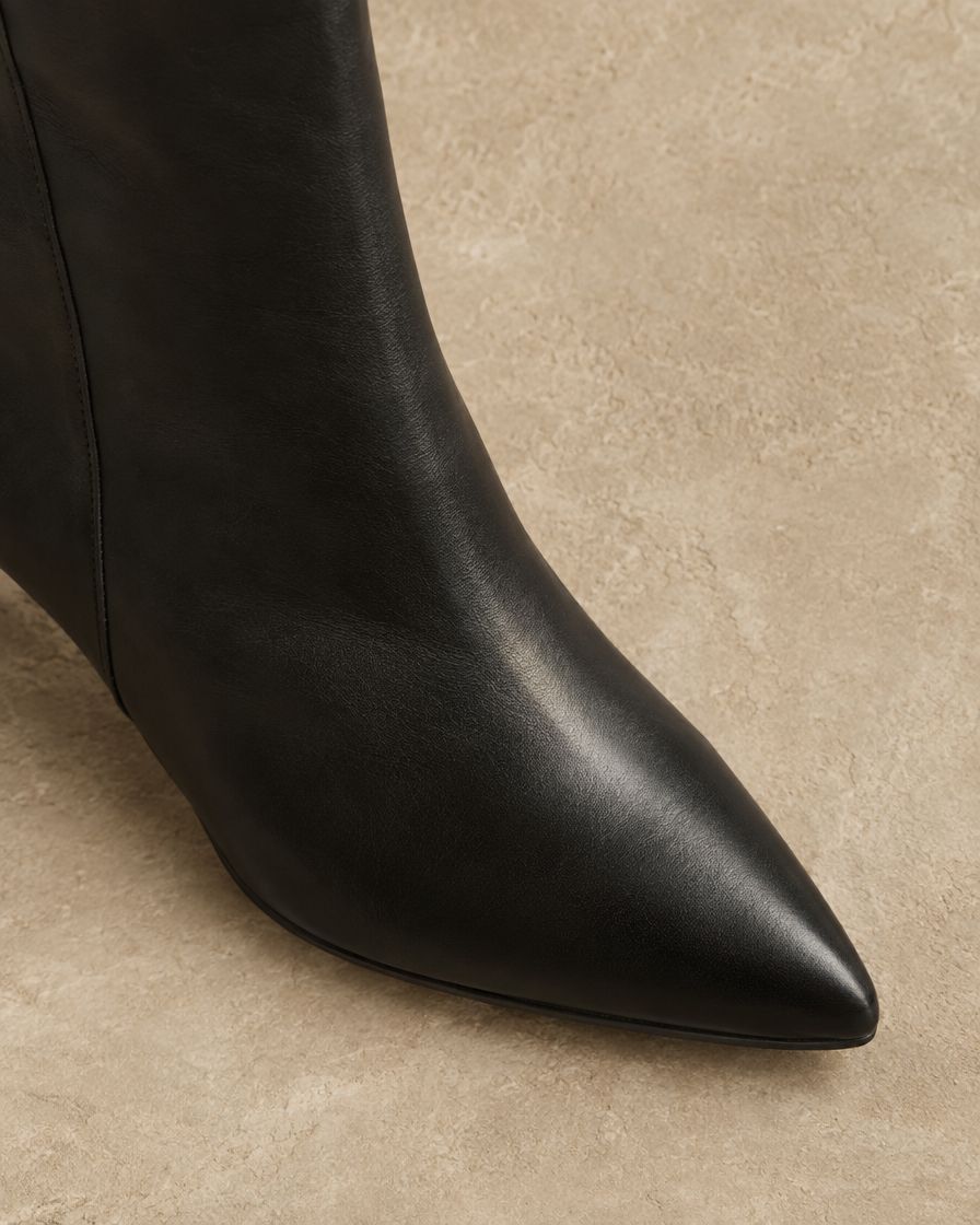 Pointed Toe Knee-High Boots with Wide Opening — pointed toe detail