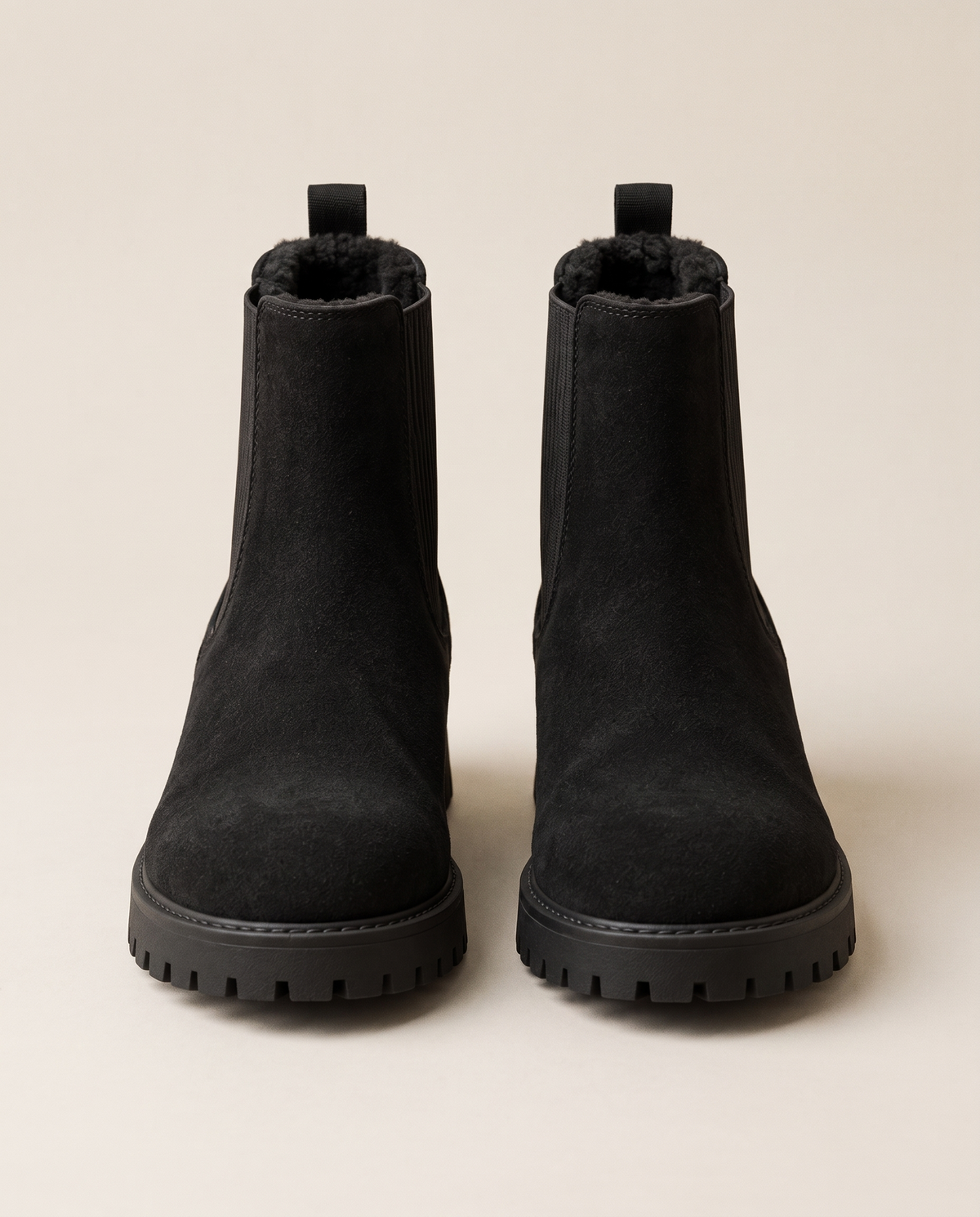 Fleece-Lined Chelsea Boots — black