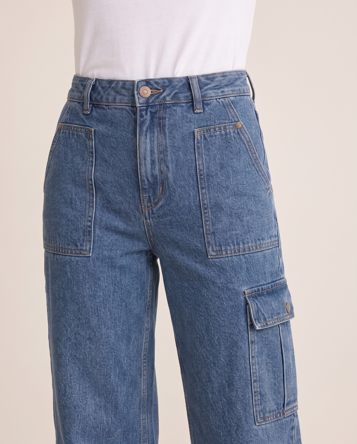 Beartooth Relaxed Cropped Cargo Jeans — waist close-up