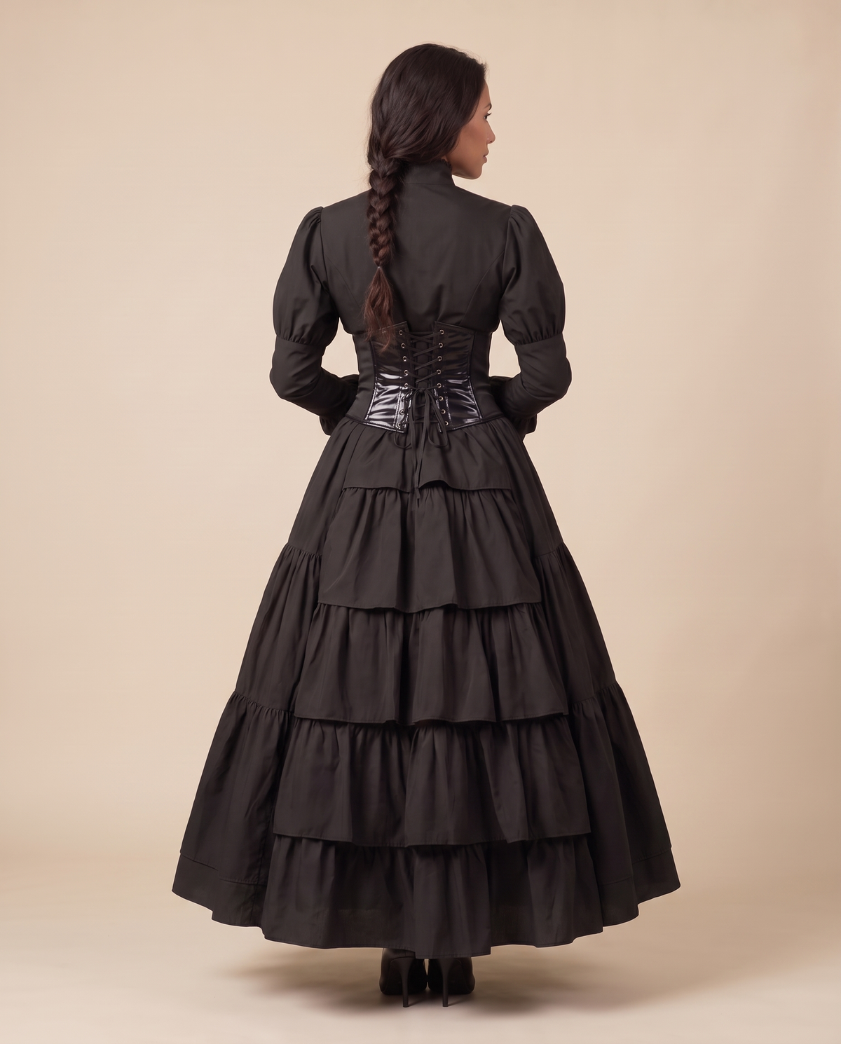Women's Medieval Renaissance Costume Gown – back view