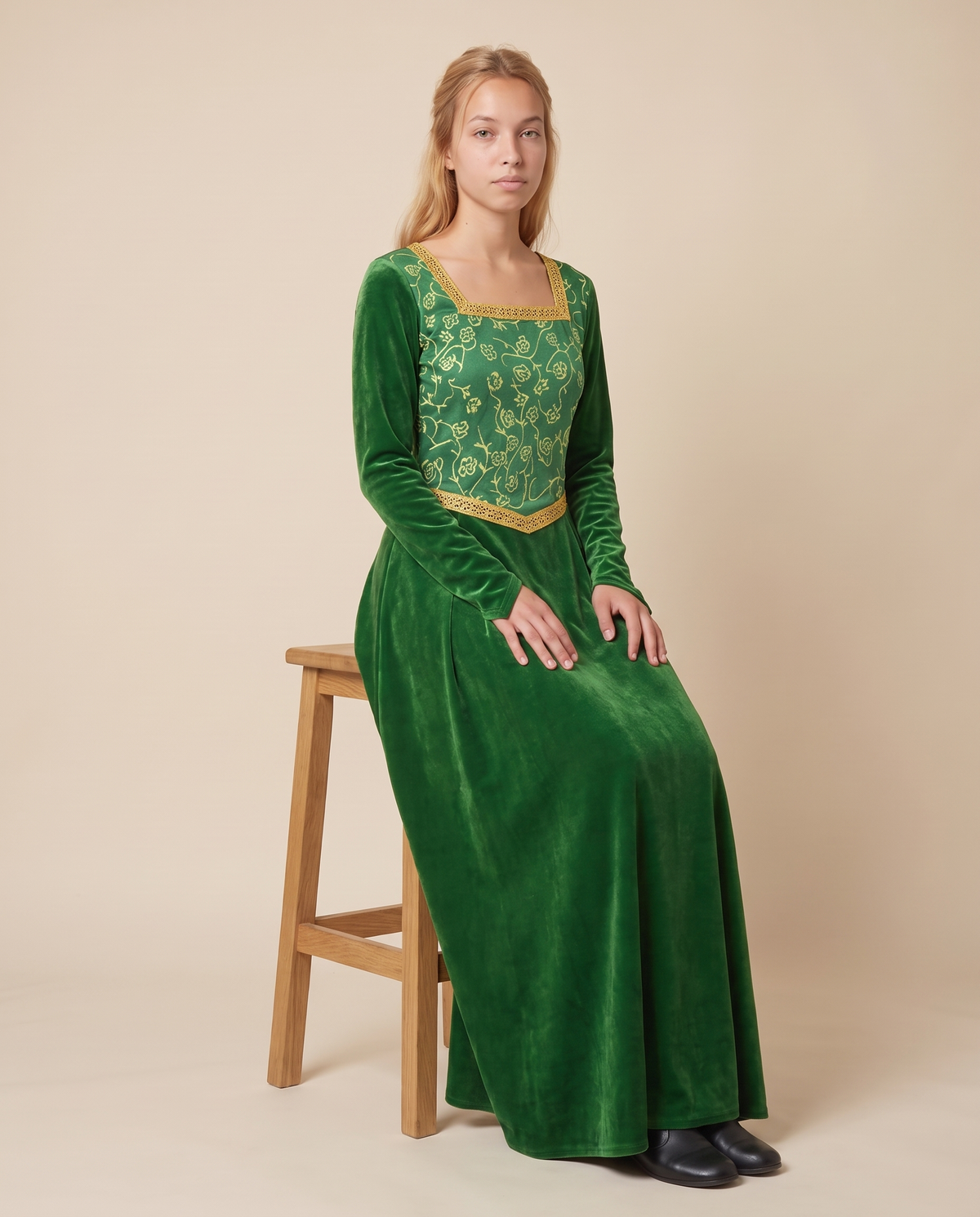 Women's Green Velvet Medieval Princess Gown – seated