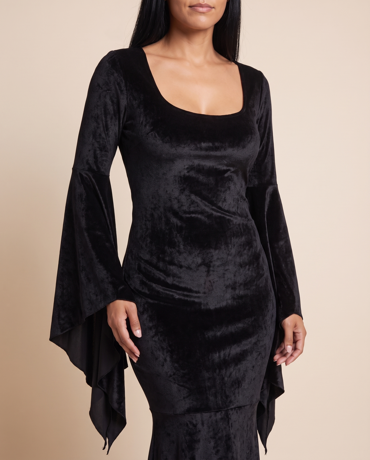 Women's Black Velvet Gothic Vampire Gown – detail