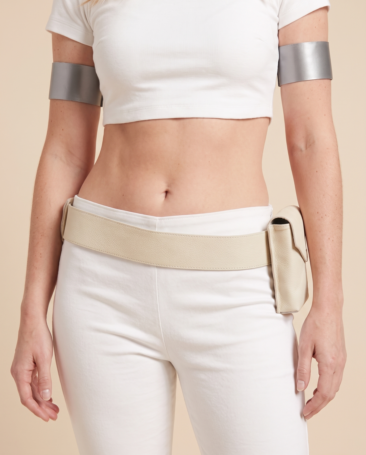 Women's White Warrior Heroine Costume – detail