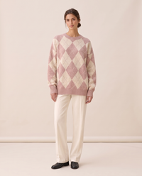 Lantern Oversized Argyle Drop-Shoulder Crew Neck Sweater — Pink