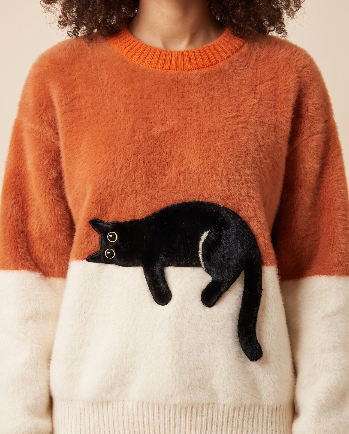 ONORA black cat sweater - detail close-up